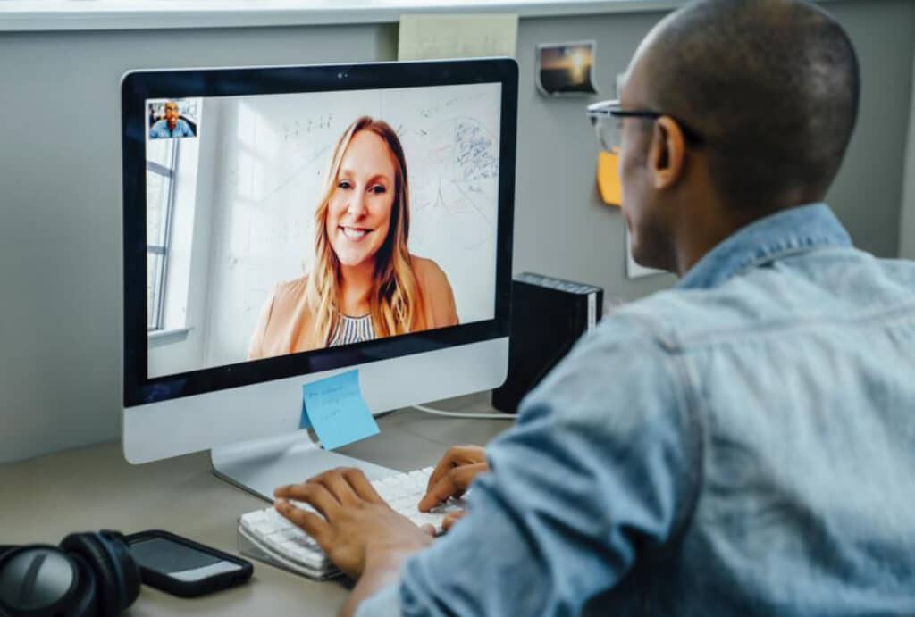 How to Manage Remote Employees: 4 Best Tips To Increase Productivity 12 Managing Remote Employees: 4 tips for managing remote employees