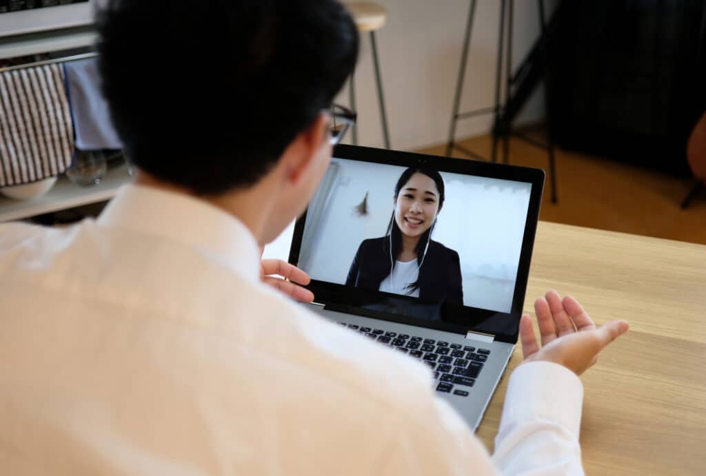9 Powerful Online Recruitment Methods to Supercharge Your Hiring 10 Feature image for online recruitment methods article