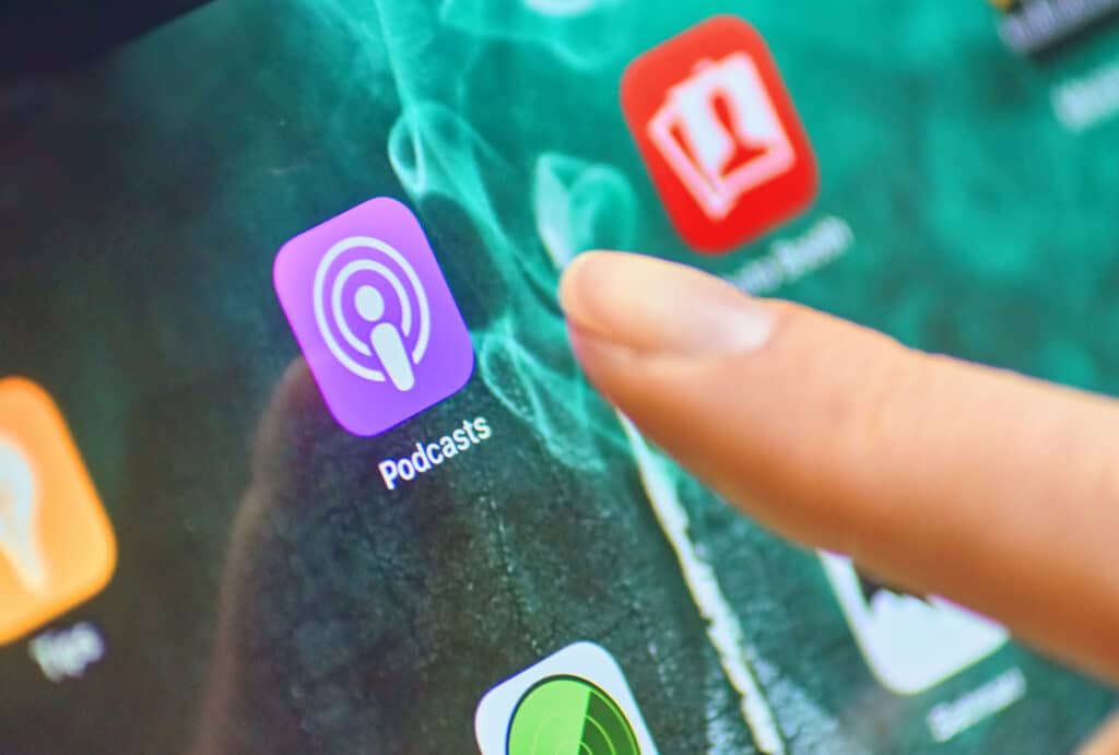 10 Powerful HR Podcasts To Transform Your Organization’s Culture in 2021 3 Feature image for HR podcasts article